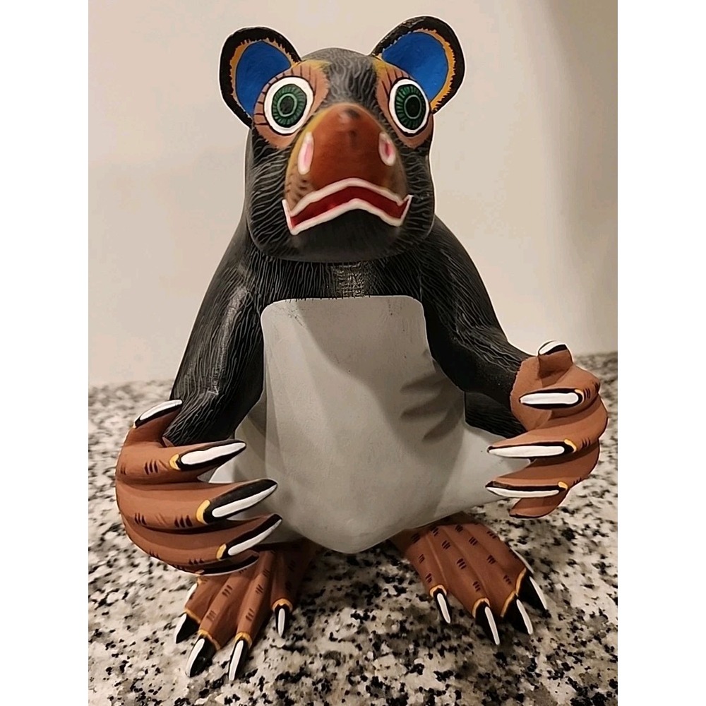 Beatriz & Damian Morales Arrazola Oaxacan Wood Carving Bear w/Mexican Folk Art‎